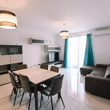 Spacious 3 Bedroom In Sliema! Exterior photo