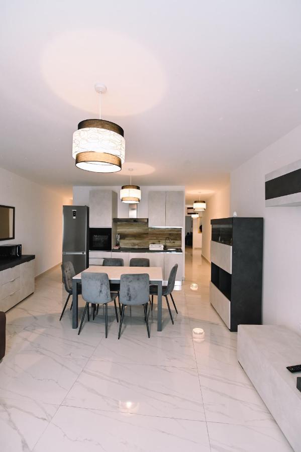 Spacious 3 Bedroom In Sliema! Exterior photo