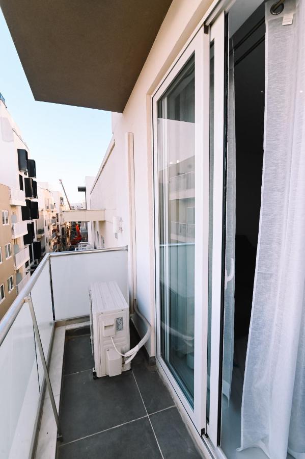 Spacious 3 Bedroom In Sliema! Exterior photo
